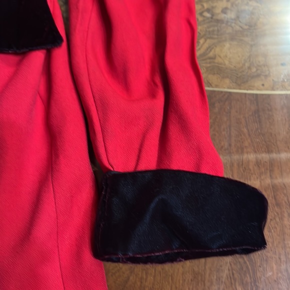Vintage red with black velvet collar.  Sz 3/4 like a 2 - Picture 4 of 7
